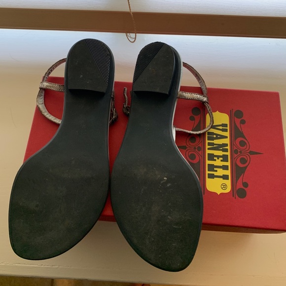 Vaneli Sandals(Thongs)Metallic Bronze w/Chain Link - Picture 2 of 2